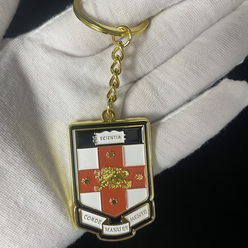 Individuelle Metall Schlüsselanhänger mit Logo bedrucken oder gravieren lassen ✓ Hochwertig ✓ Langlebig ✓ Perfekt als Werbeartikel & Giveaways jetzt online gestalten!